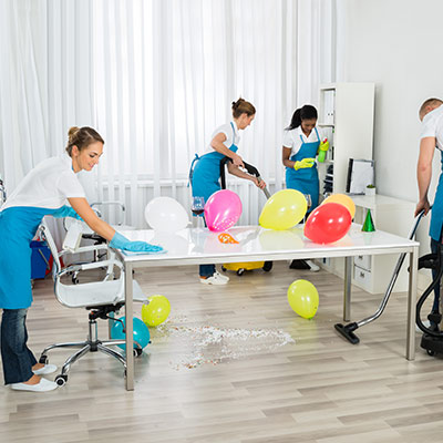 Erfahrene Reinigungsfirma für Plochingen Reinigungsteam von Blitz Dienstleistungen im Einsatz in Plochingen